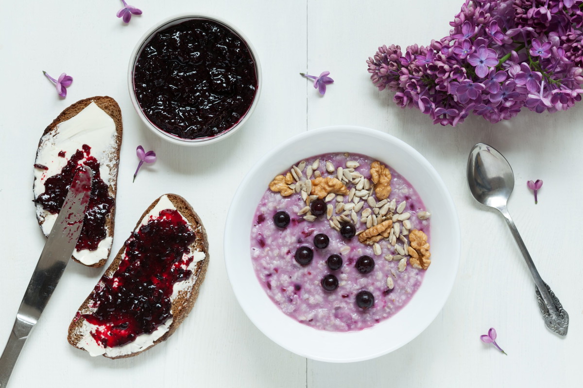 Hearty Maqui Berry Oatmeal Recipe