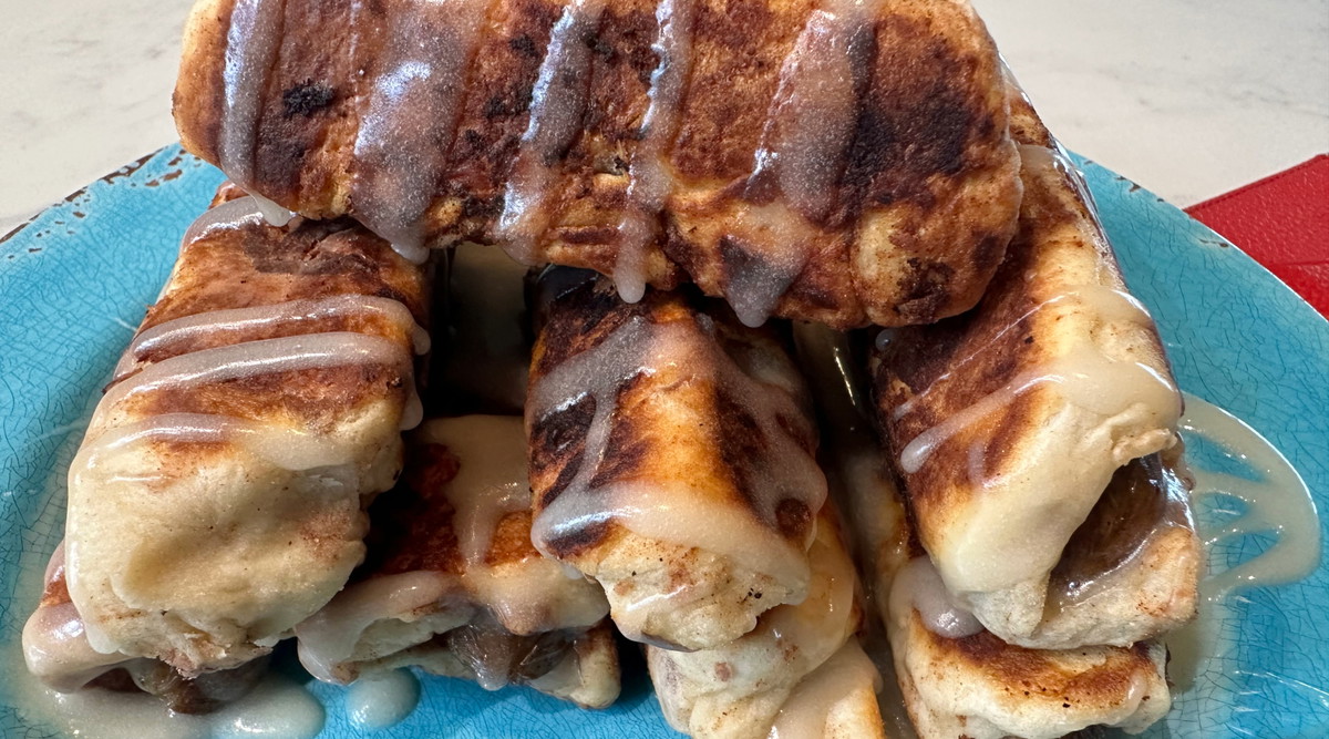 Cinnamon Roll Pigs in a Blanket 
