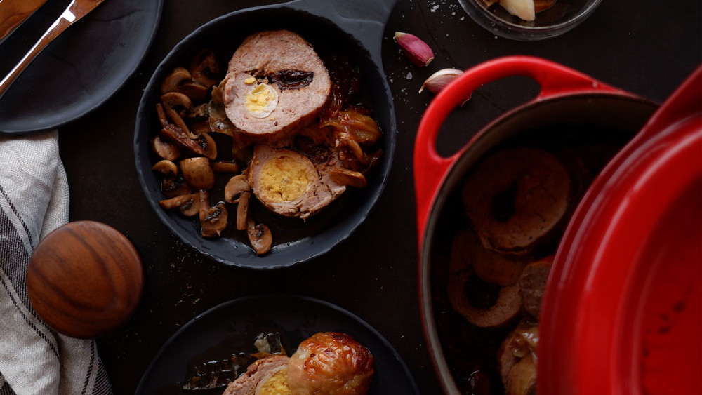 Image of Pollo relleno en cocotte (receta tradicional)