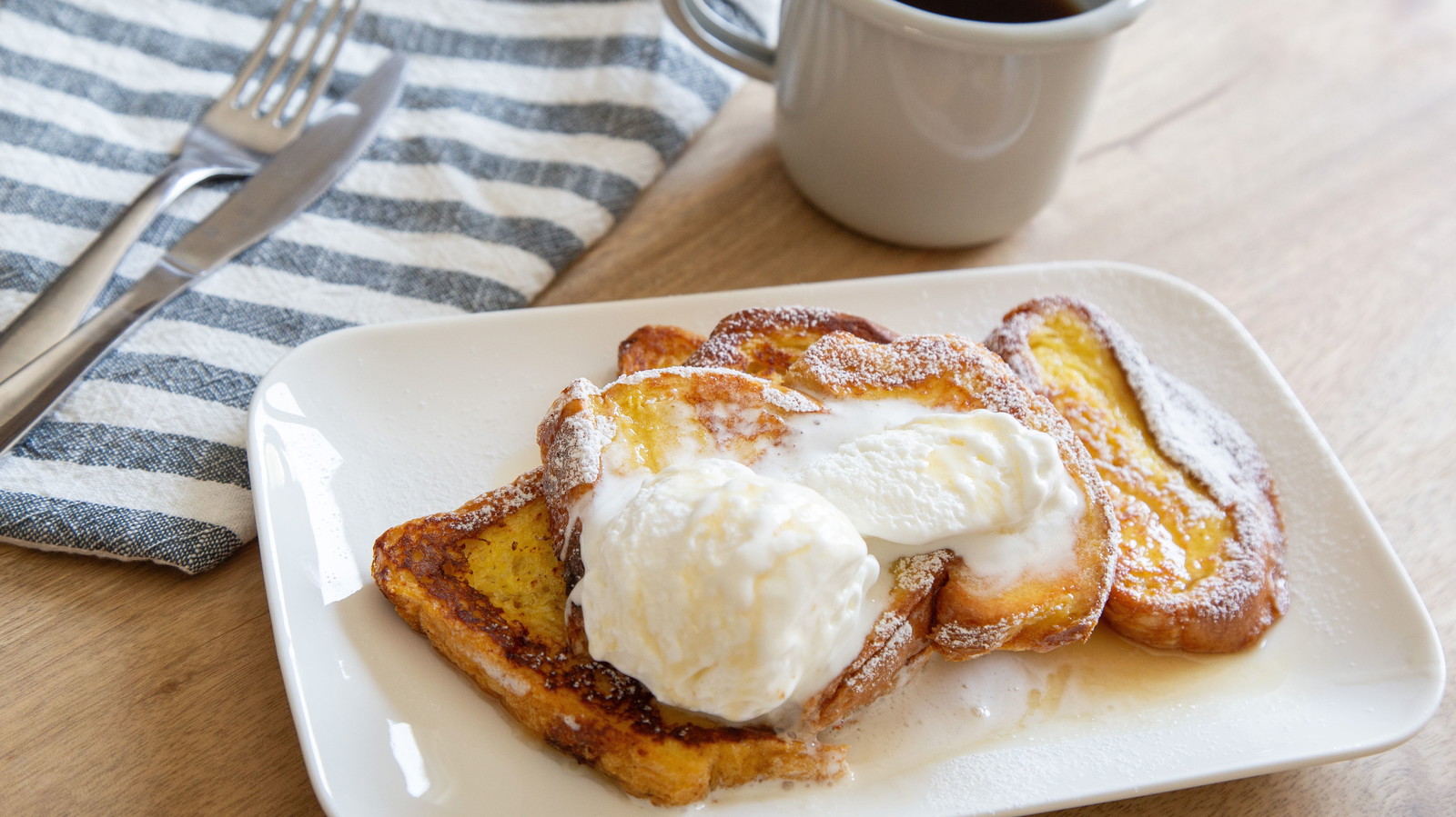 Image of French Toast con gelato, cannella e sciroppo d'acero