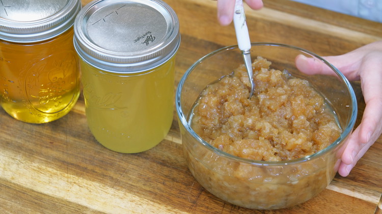 Image of The right one is rendered for 5 hours. Its lard dregs are soft and still have some fat left in there. The lard has a lighter color and taste.