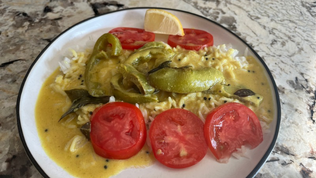 Image of Braised Green Peppers in Yogurt Gravy 