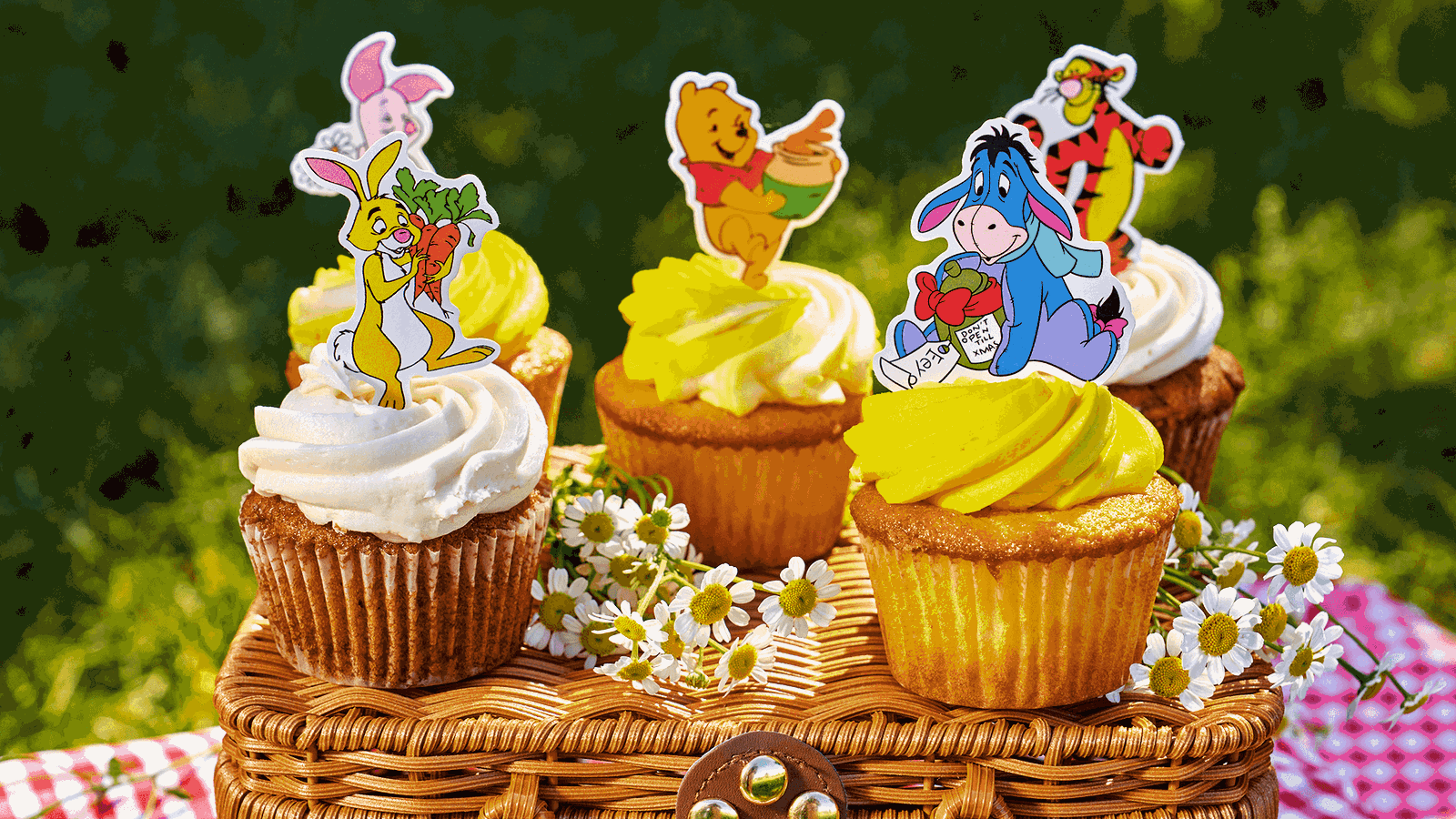 Image of Winnie the Pooh Cupcakes