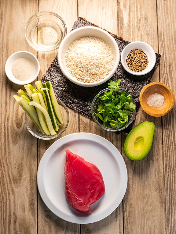 Image of Place the sushi rice in a bowl and rinse it...