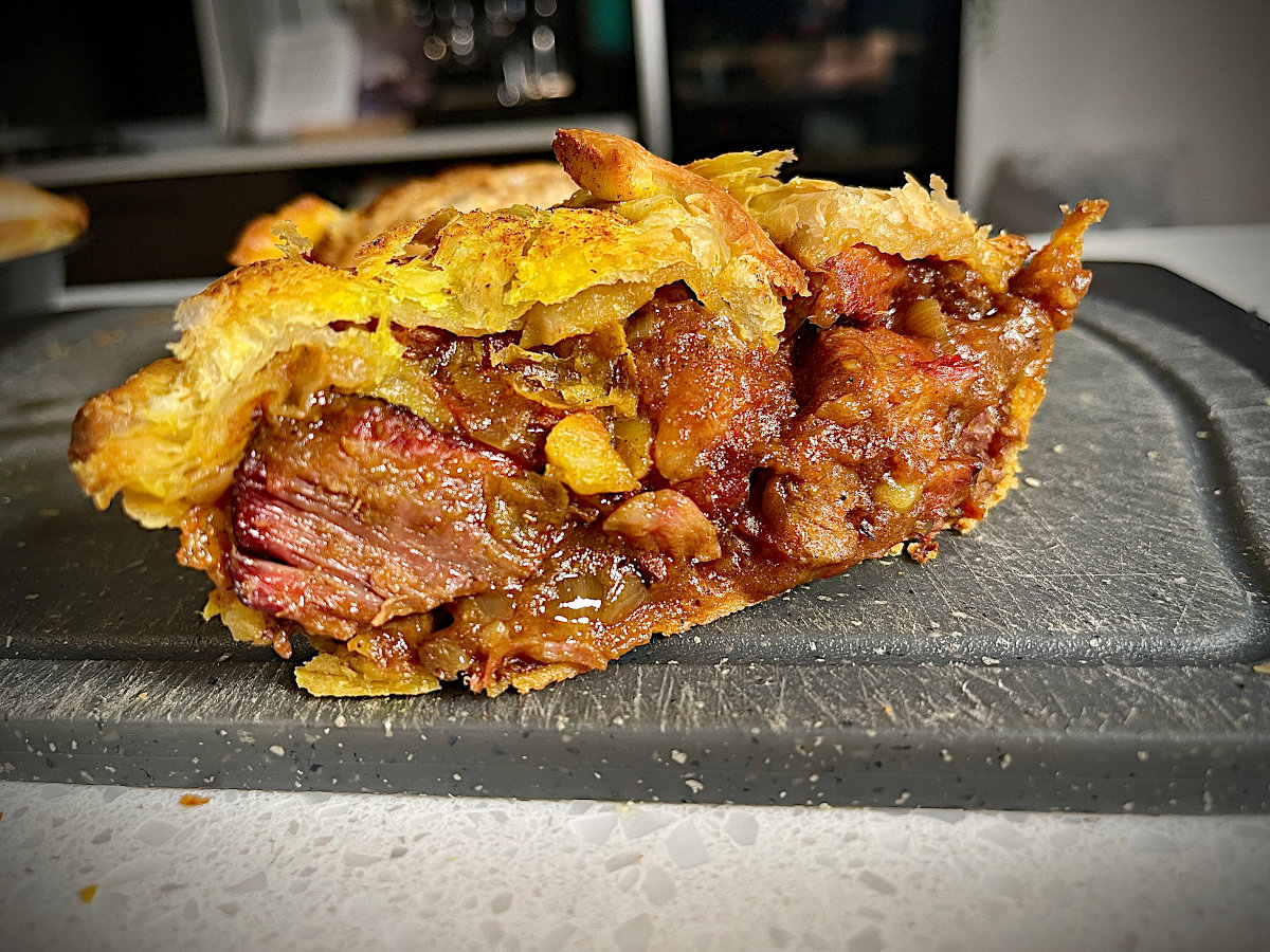 Simple and quick homemade leftovers beef curry pie 