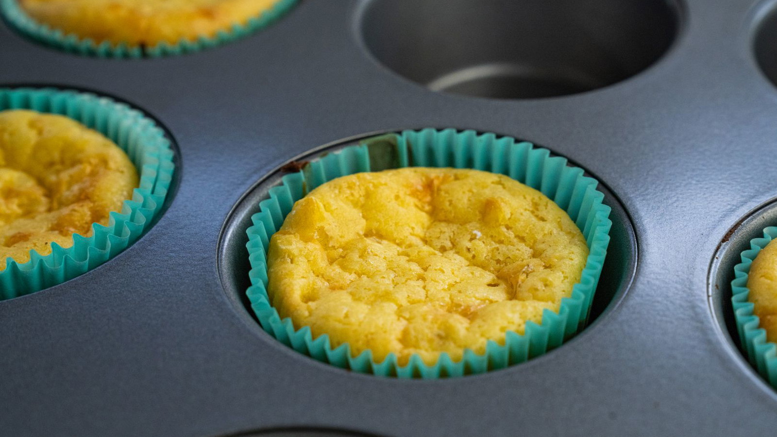 Image of Pan de Elote Muffins (Corn Muffins)