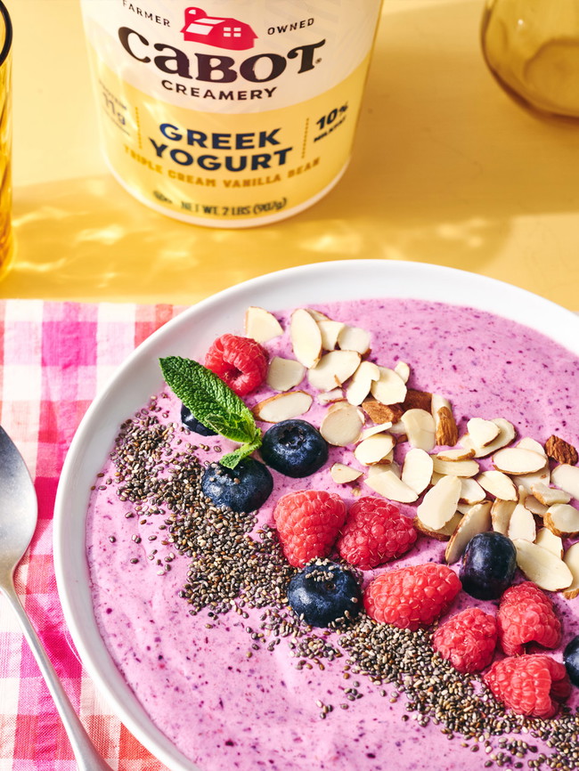 Image of Berry Smoothie Bowl with Yogurt