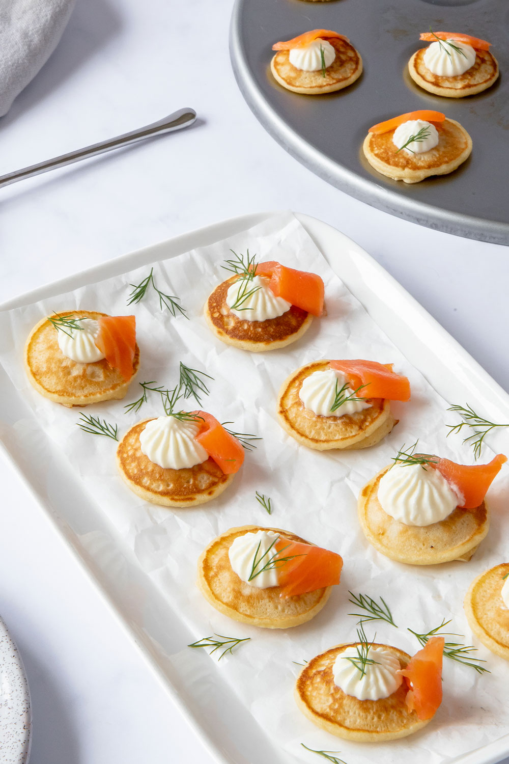 Blinis au saumon et chantilly à l'aneth