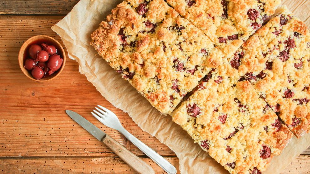 Image of Streuselkuchen mit Kirschen