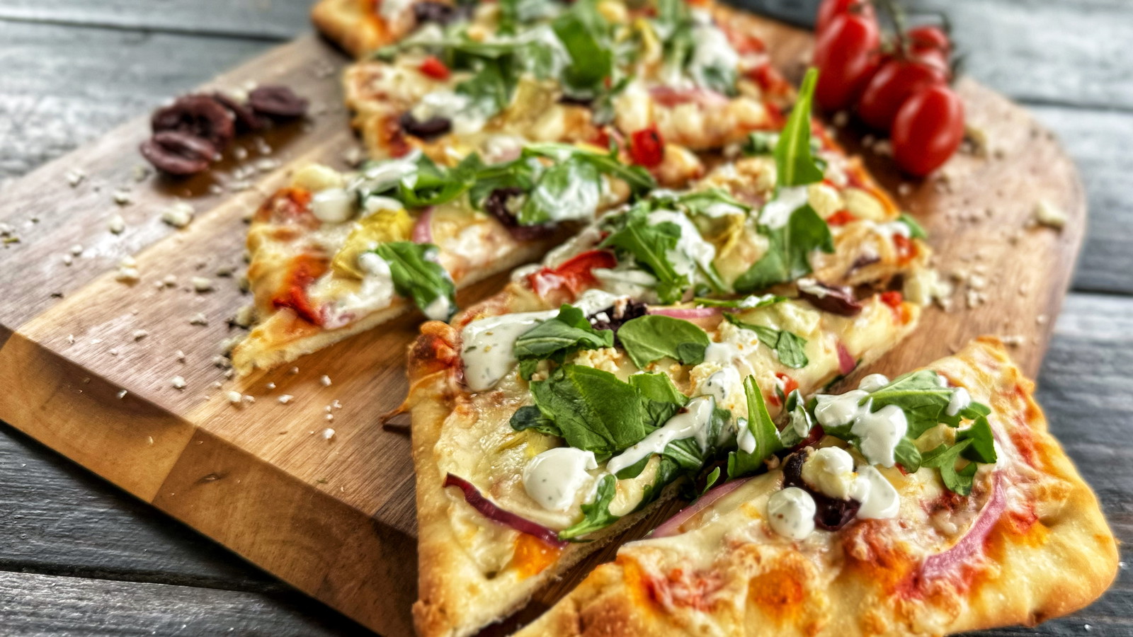 Image of Mediterranean Flatbread Pizza