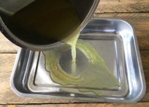 Image of BRING THE BOUILLON WITH AGAR AGAR SOLUTION TO THE BOIL...