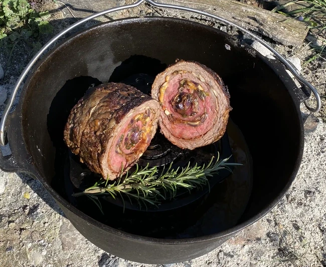 Image of Skirt Steak Roulade – XXL-Roulade aus dem Dutch Oven