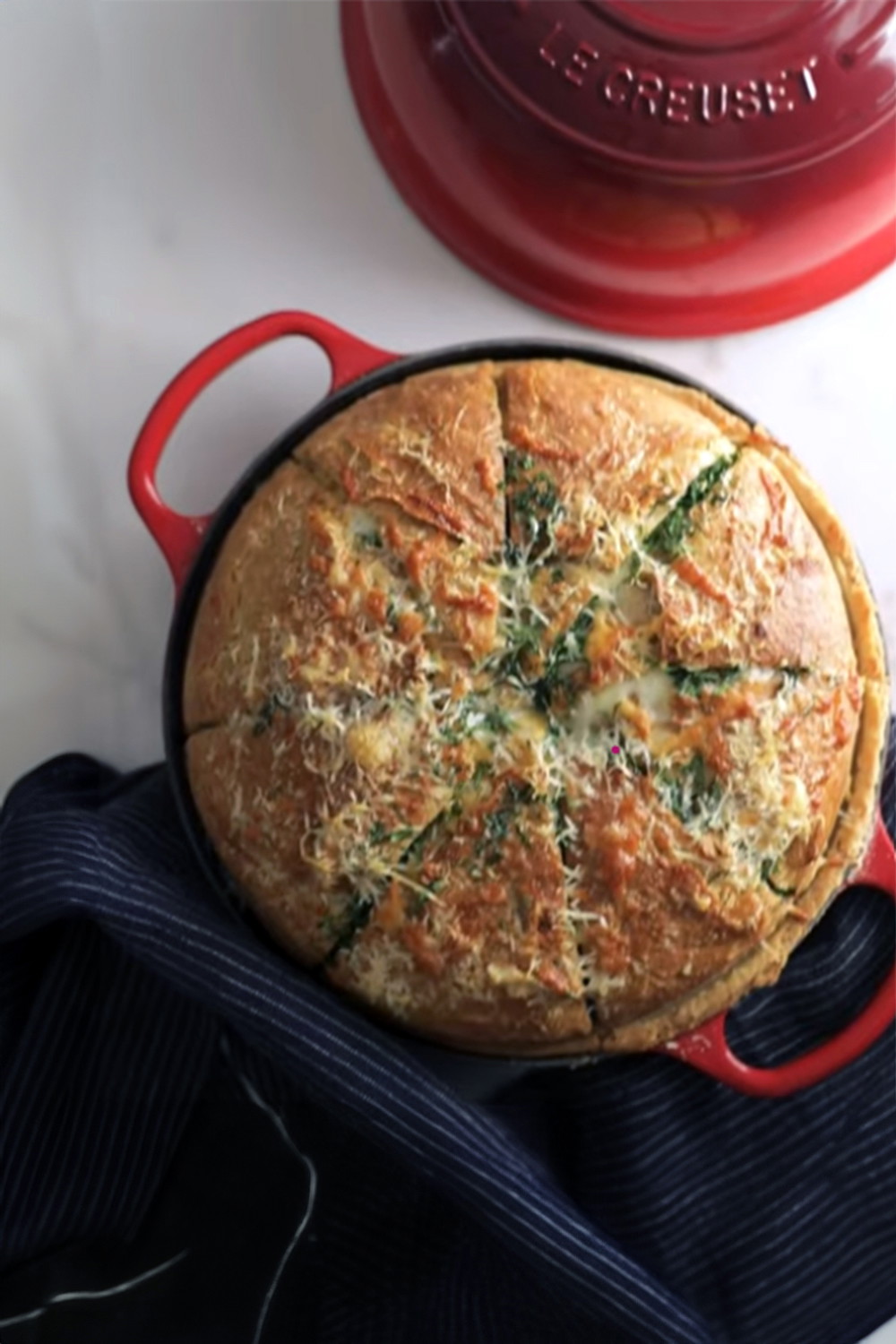 Pane all'aglio con formaggio
