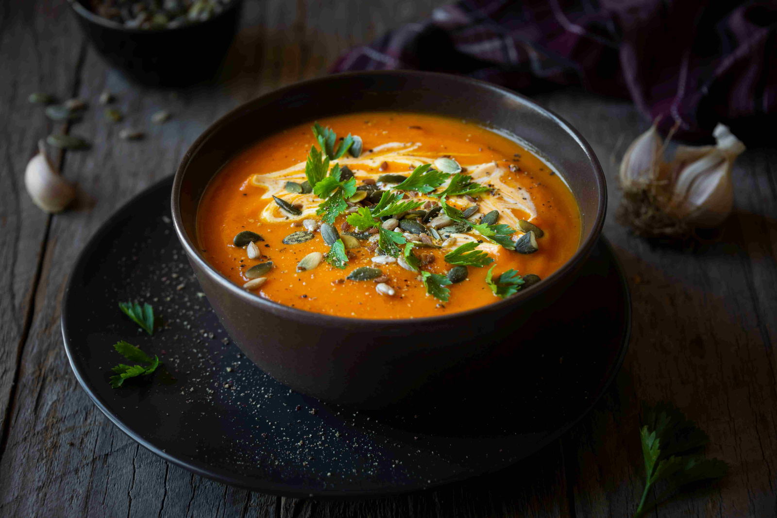 Cremige Kürbissuppe aus dem Dutch Oven - Flammenpapst.de