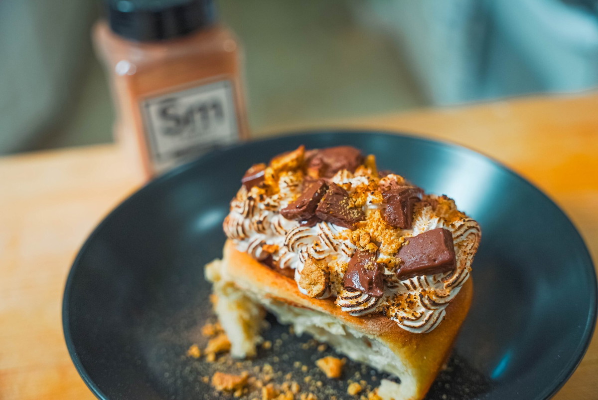 S'mores Cinnamon Rolls with Marshmallow Meringue