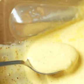 Black & Bleu Hollandaise Sauce