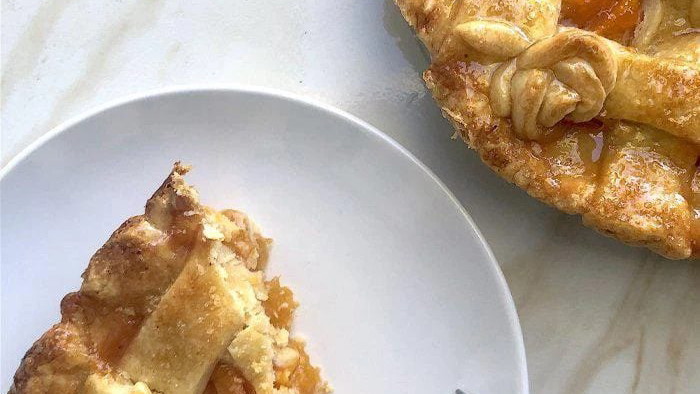 Image of Foolproof Pie Crust & Peach Pie