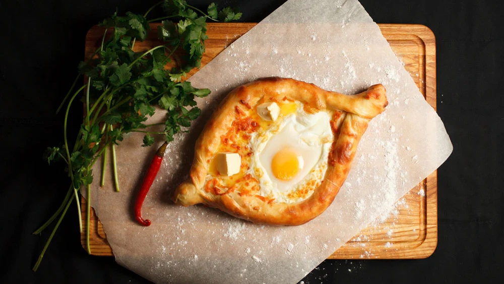 Image of Pan barca de queso (auténtico Khachapuri Adjariano)