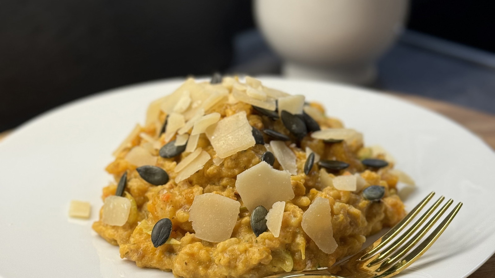 Image of Cremiges Kürbisrisotto mit Sojaschnetzel