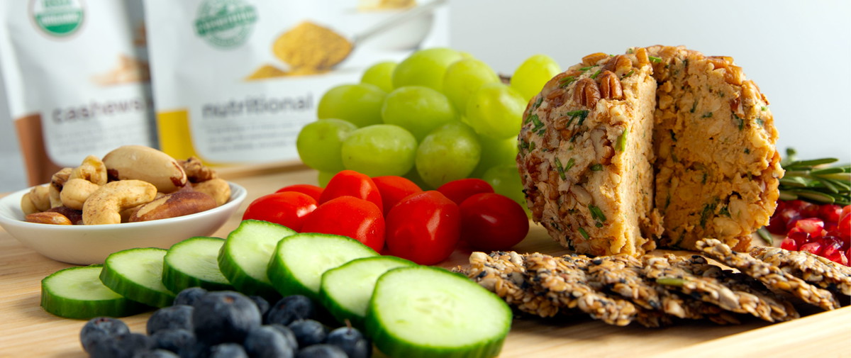 cheesy cashew ball with herbs
