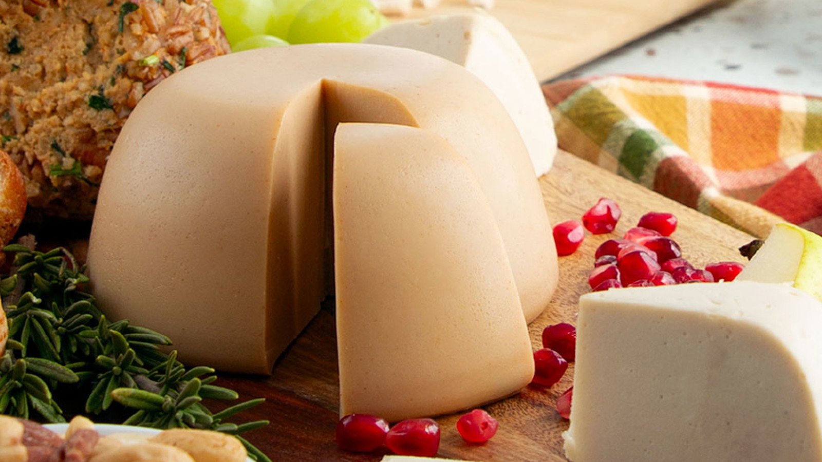 Image of slicing cheese (nut-free)