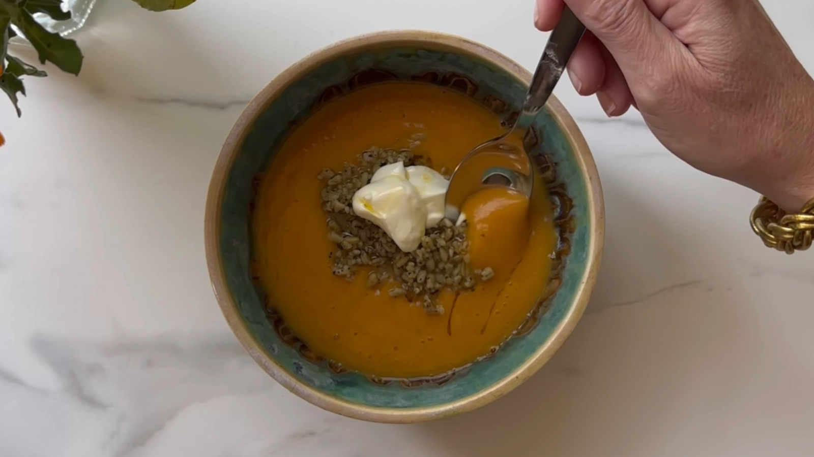 Image of Sopa de Squash con Freekeh