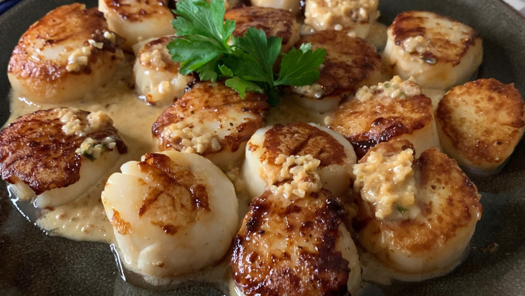 Image of Seared Scallops with Garlic Sauce