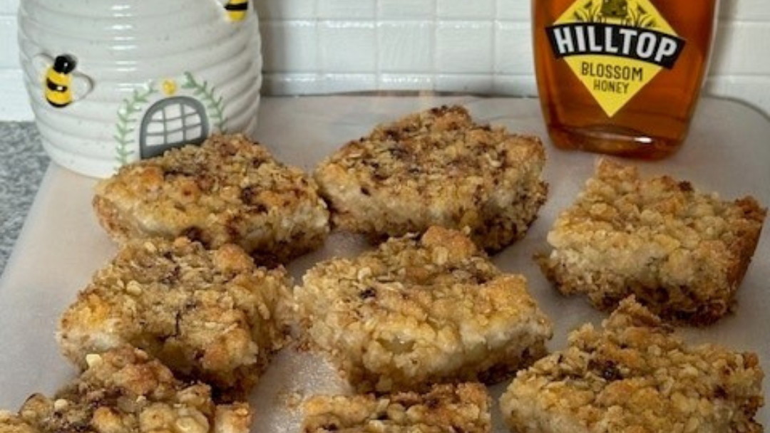 Image of Honey oat flapjack with apple crumble topping 