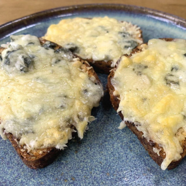 Image of Best Low-Carb Cheese On Toast (3 Cheeses)