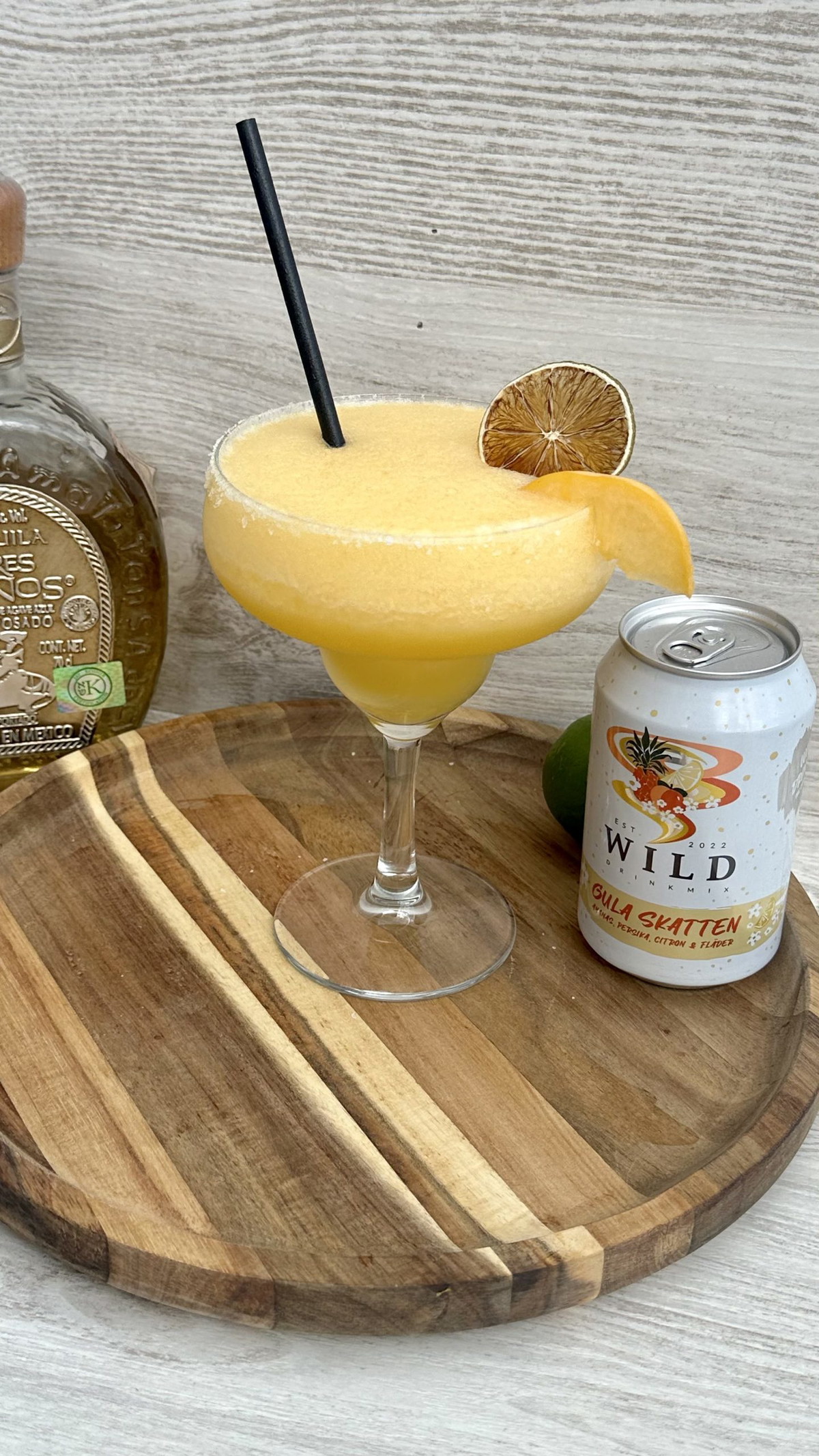 Peach frozen margarita