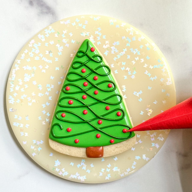 Image of Classic Tree Cookie Decorating Tutorial 