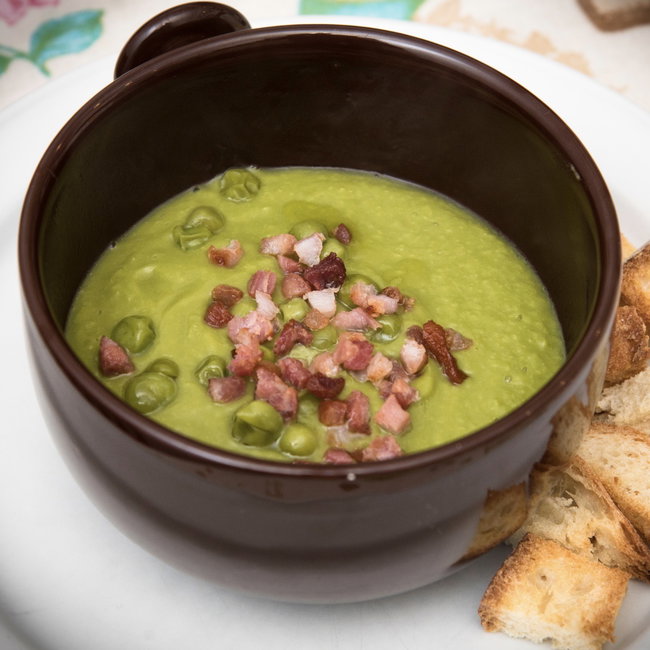 Image of bacon-infused green split pea soup