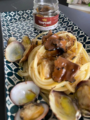 Image of Spaghetti alle vongole (clams) and Truffle Carpaccio Recipe – Timperio