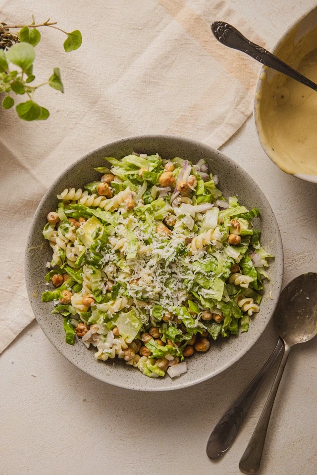 Ensalada de garbanzos crujientes