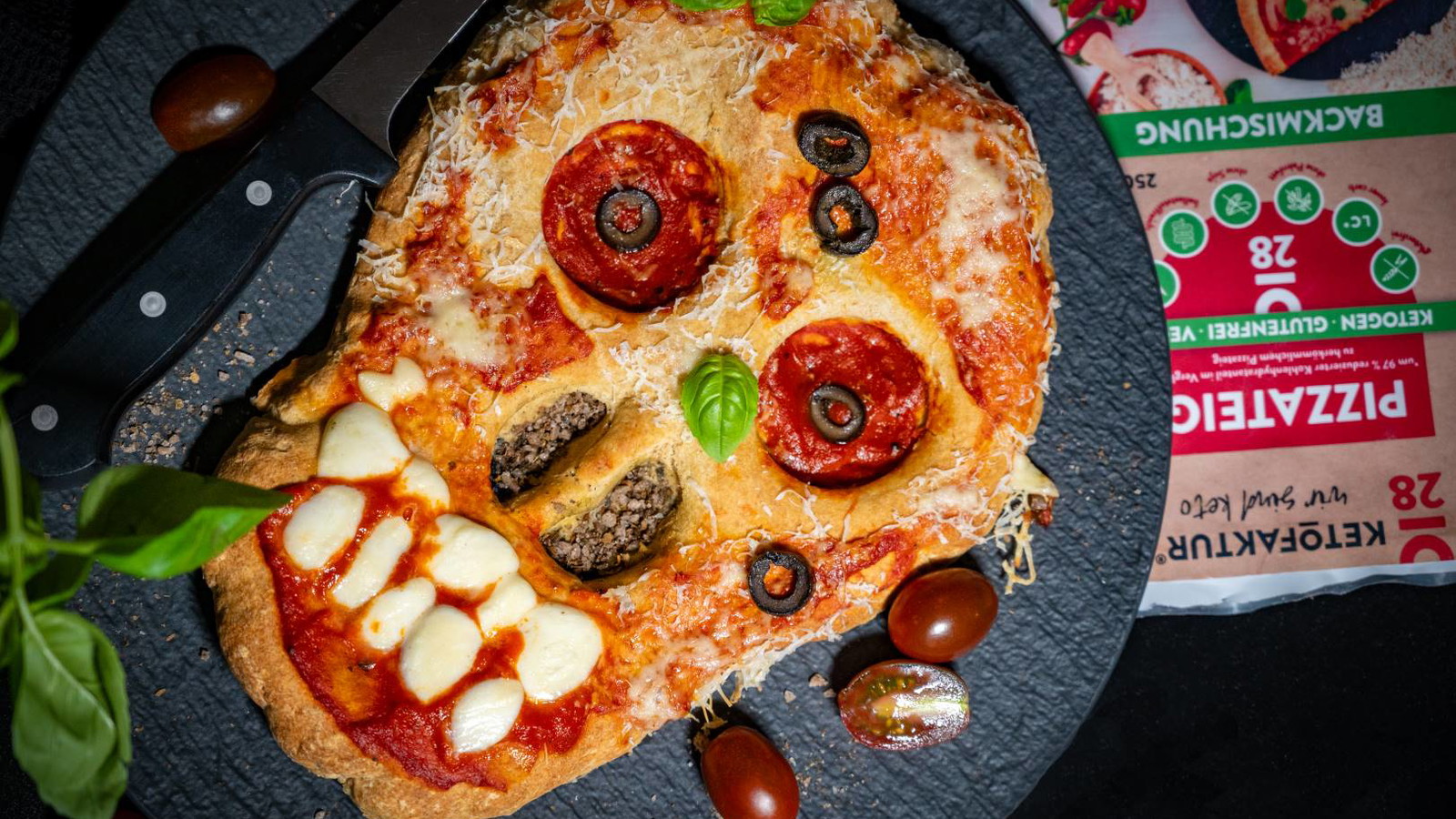 Image of HALLOWEEN-PIZZA mit BACKMISCHUNG No28