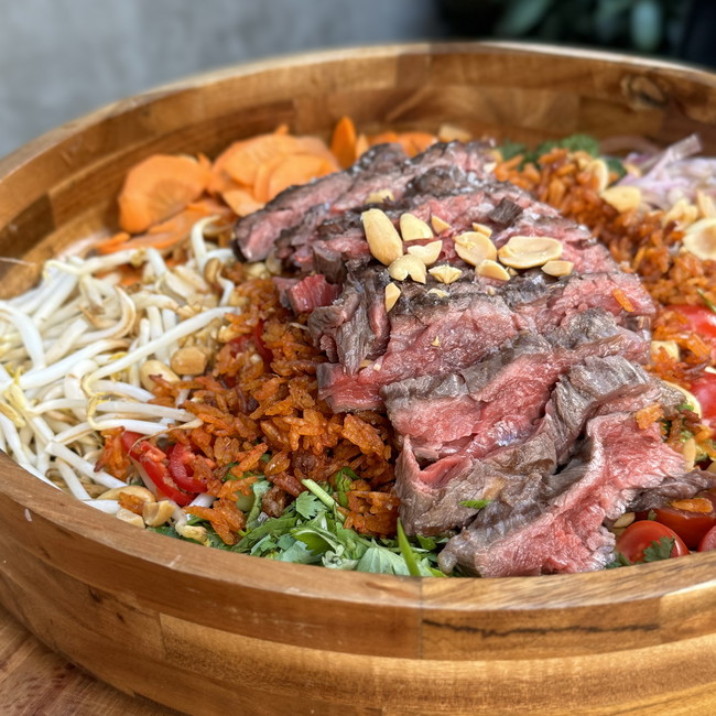 Image of Thai beef salad with crunchy rice