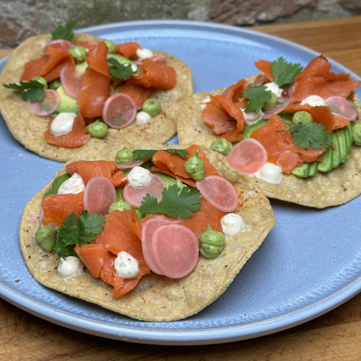 Salmon tostadas