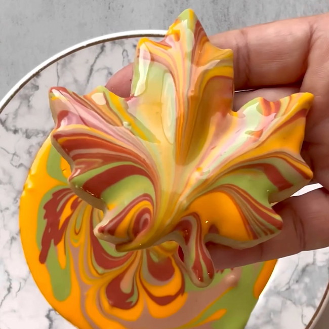 Image of Fall Leaves Cookies: Dipping and Marbling Technique