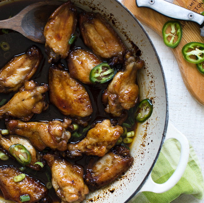 Image of Recipe: Hot Sticky Toffee Chicken Wings