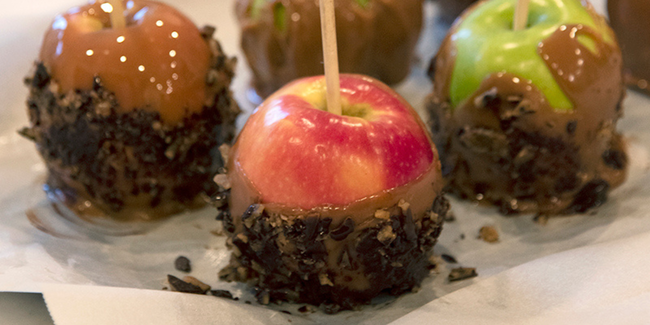 Image of Fall Recipe: Bourbon Brittle Caramel Apple