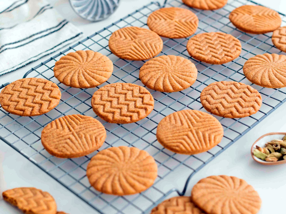 Bolachas speculoos: bolachas especiadas de gengibre e canela