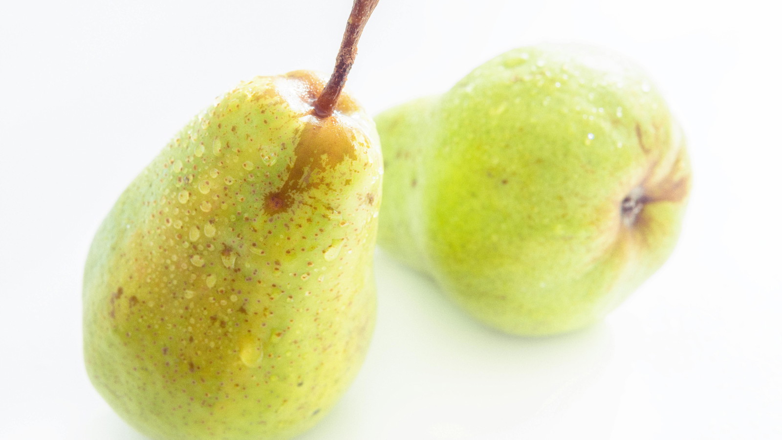 Image of Poached Pears with Apricot Sauce