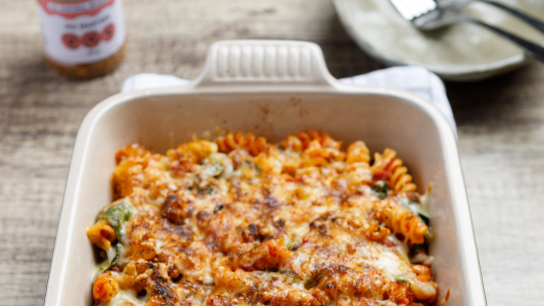 Simple Pasta Bake with Mingle’s Pasta Topper -image