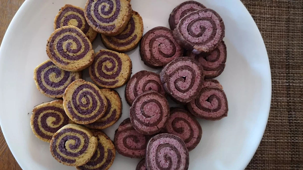 Berry swirl cookies