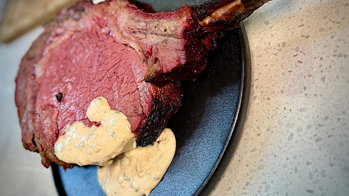 horseradish sauce on a prime rib steak