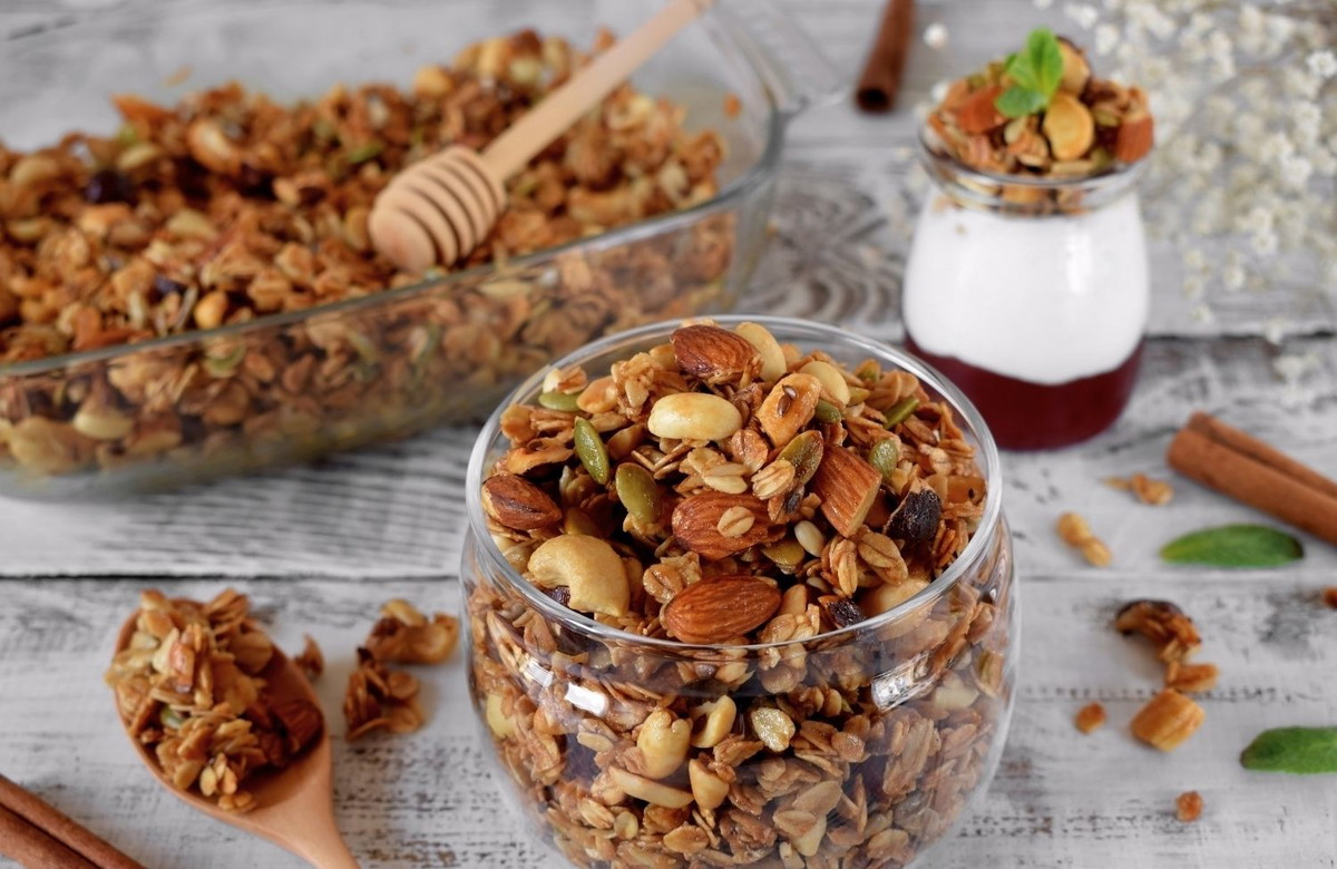 Healthy vanilla crescent granola