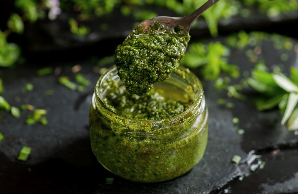 Simple wild garlic pesto 