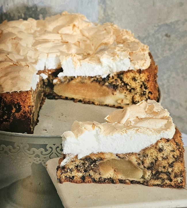 Image of Schoko-Birnen-Kuchen mit Baiser