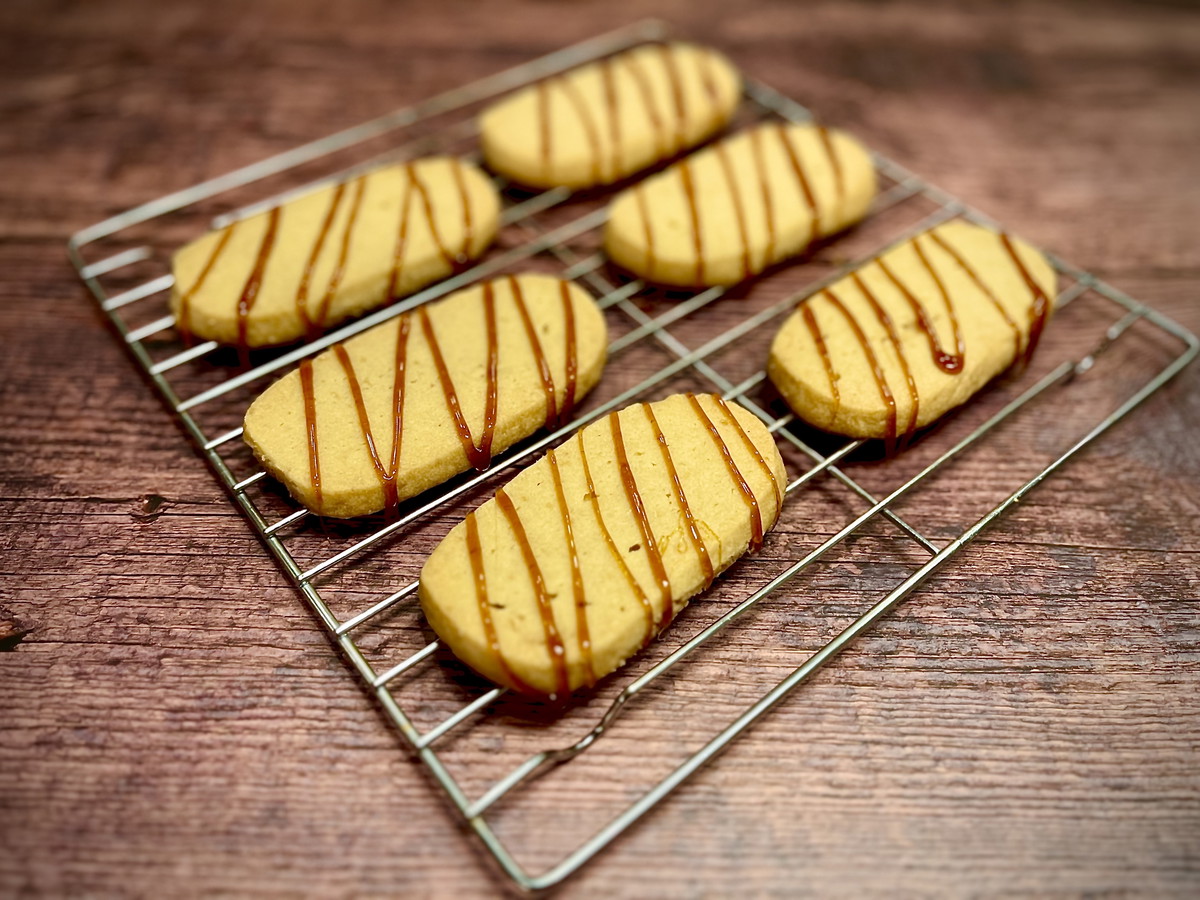 Maple Shortbread Cookies