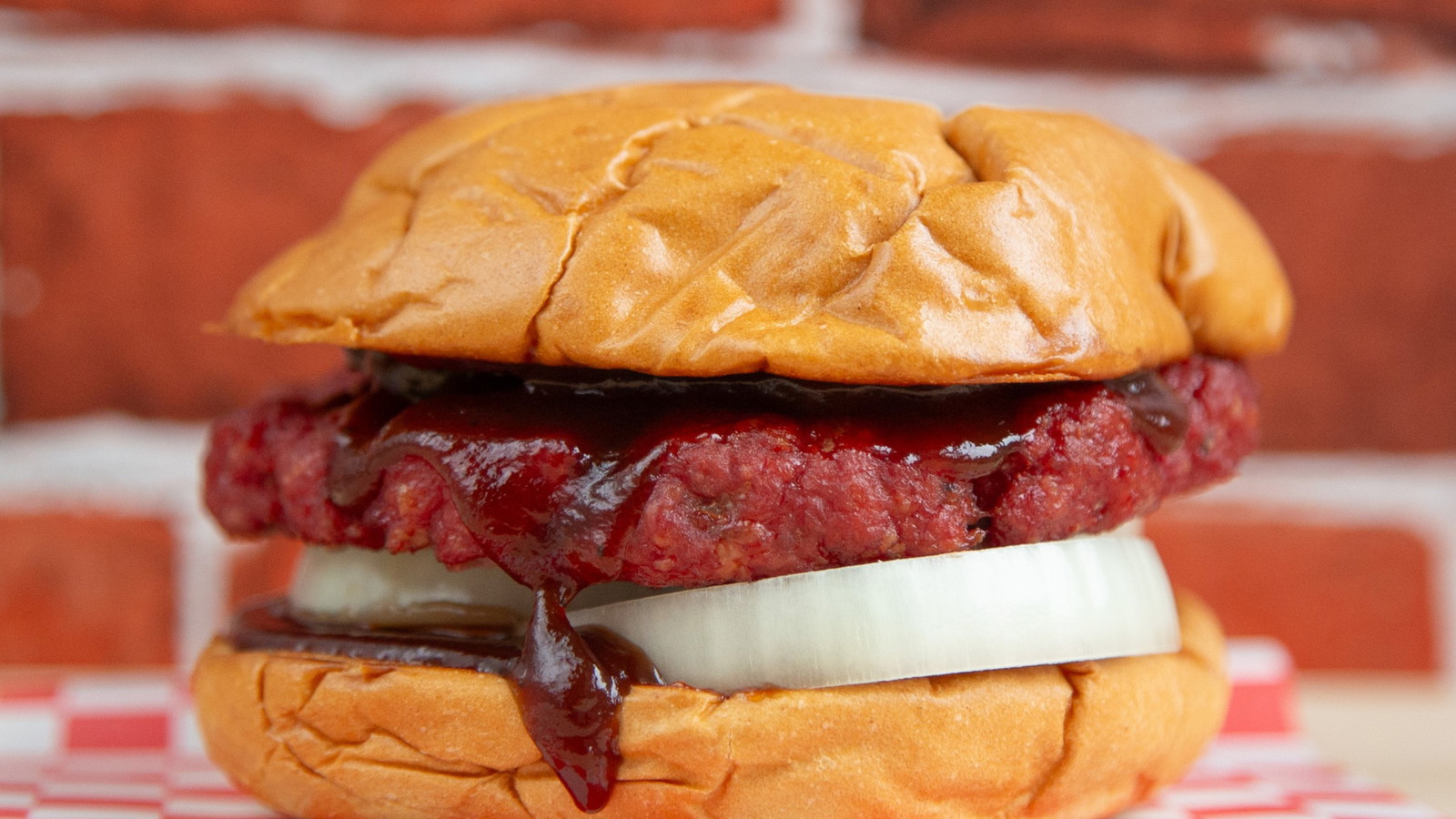 Image of Smoked Burger: il panino con l’hamburger affumicato al barbecue